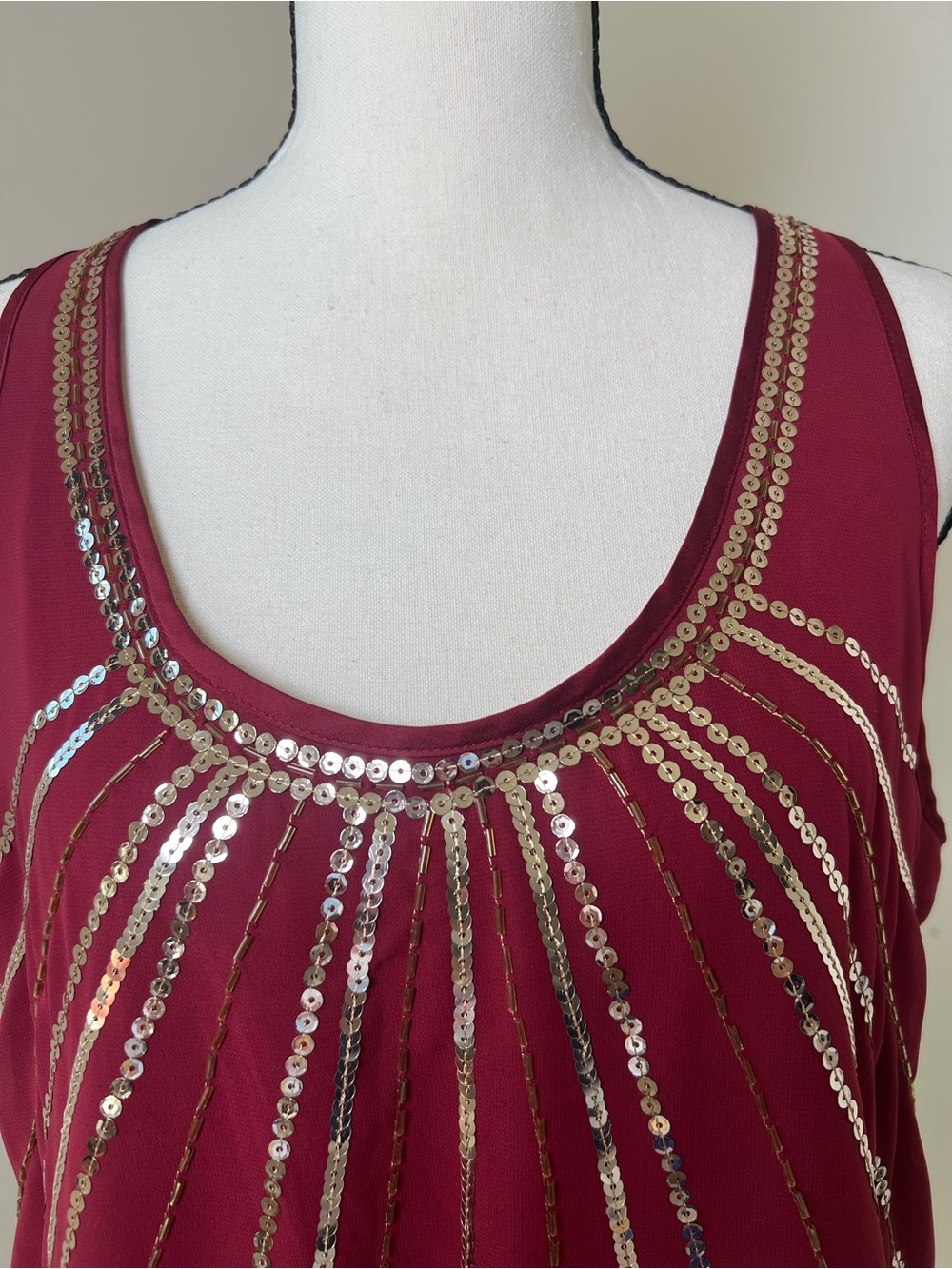 Apt. 9 Burgundy Sequin Beaded Sunburst Tank Top Size Medium - Picture 4 of 10